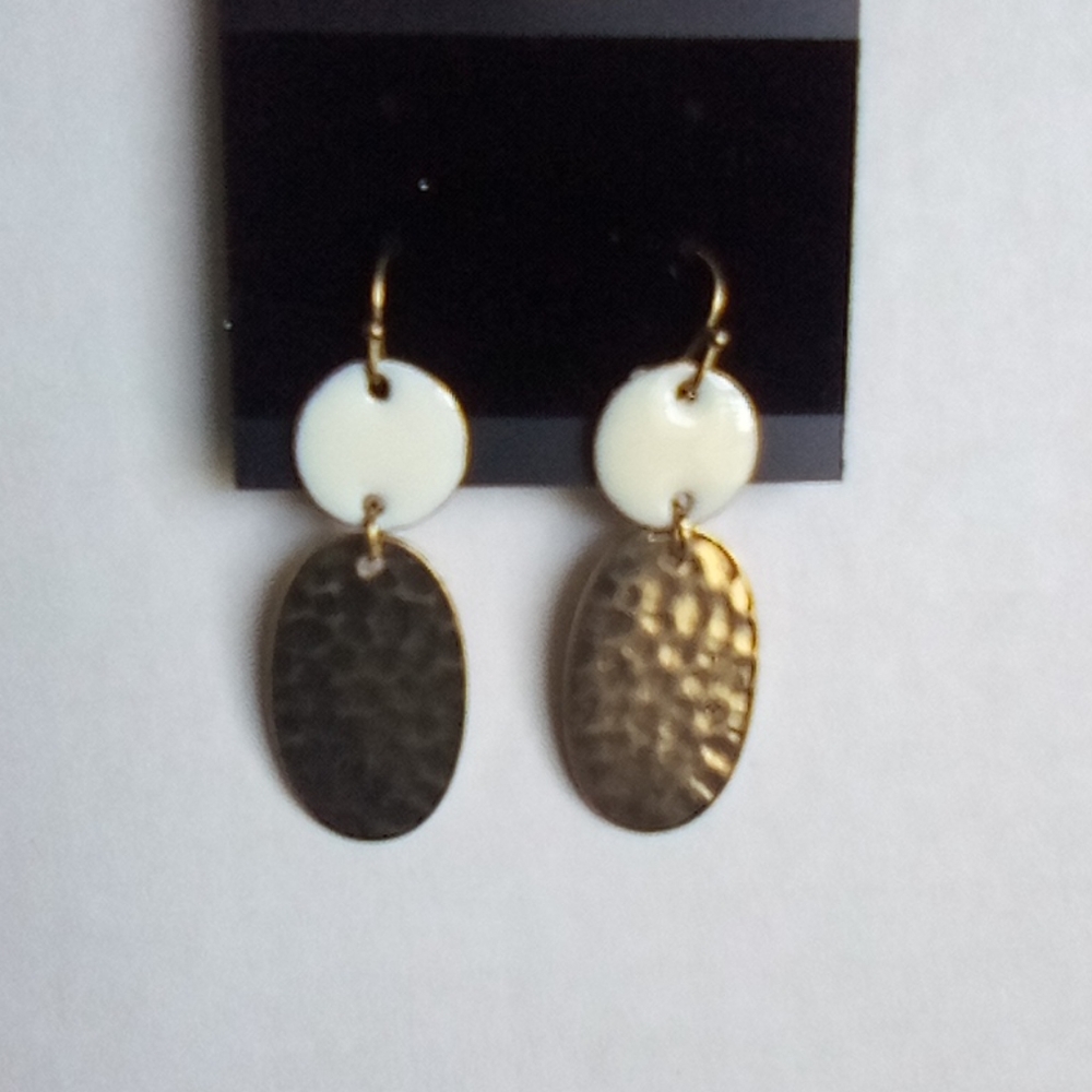 Earrings - Picture 2 of 4